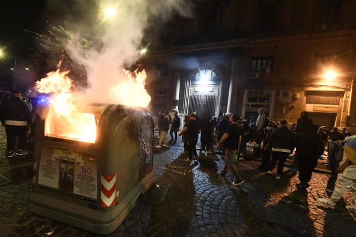 manifestazione no-lockdown ANSA/STRINGER